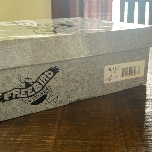 Freebird blade size 7, runs large (normal freebird sizing). BNIB! - Picture 4 of 8